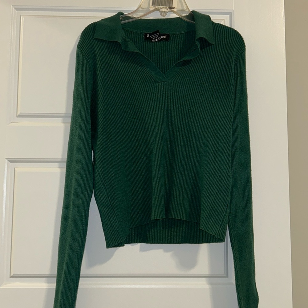 Long Sleeve Green Cropped Knit Shirt